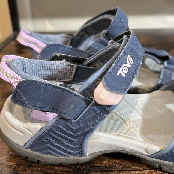 Teva sandal Size 7‎ - Picture 2 of 10